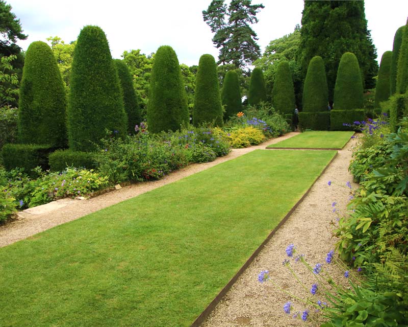 Hidcote Pillar Garden