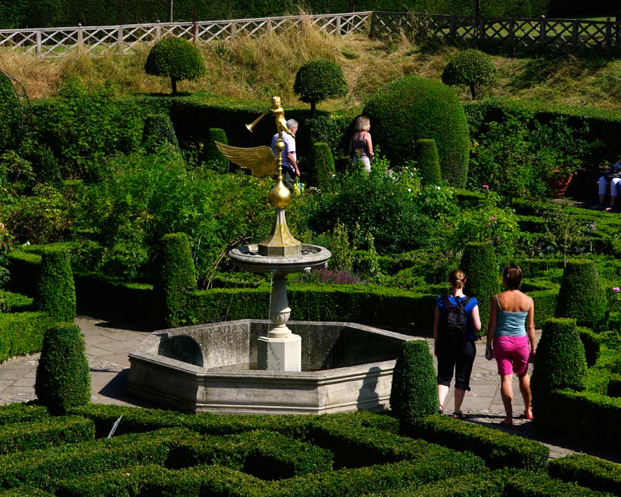 Hatfield House West Garden - The Old Palace Garden