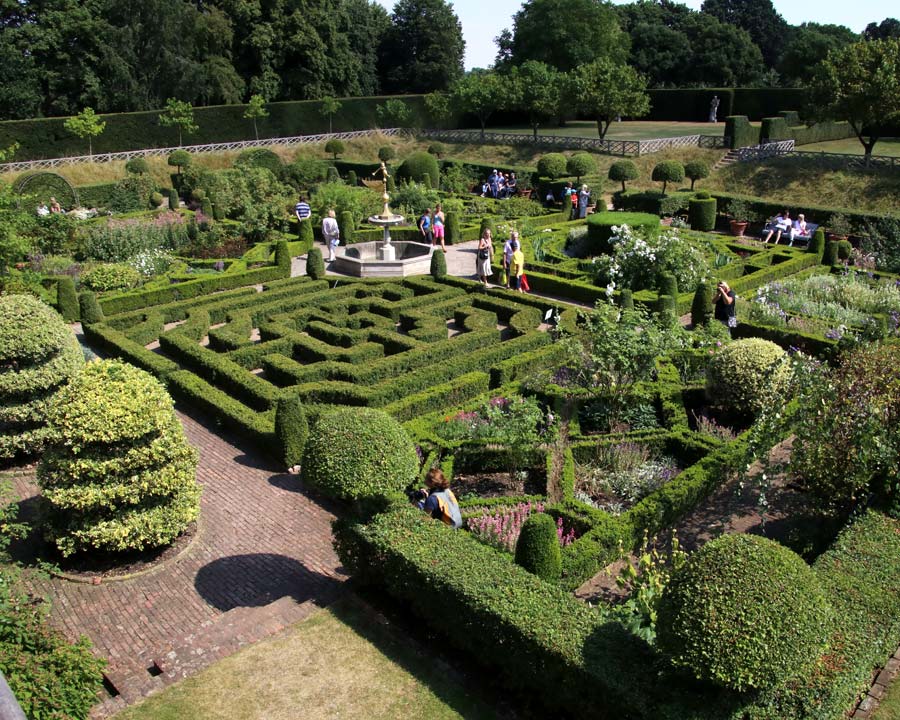 Hatfield House West Garden - The Old Palace Garden