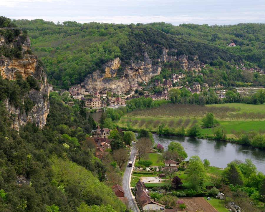 One of the key views from the Gardens of Marqueyssac  is of Roque de Gageac alongside the river.