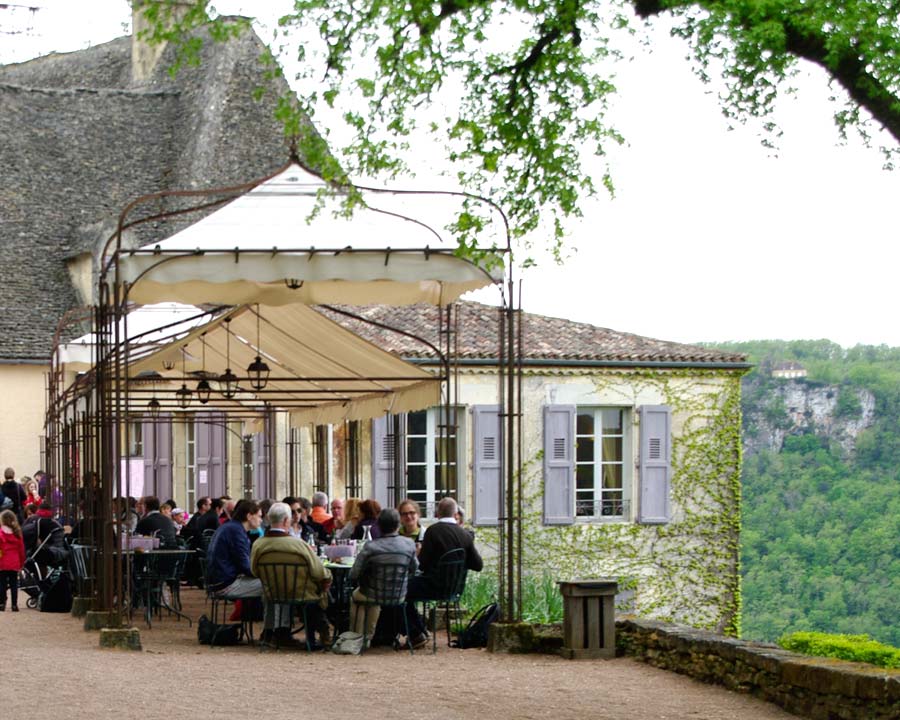 After 6kms of walking the tea rooms are a welcome sight  - The Gardens of Marqueyssac
