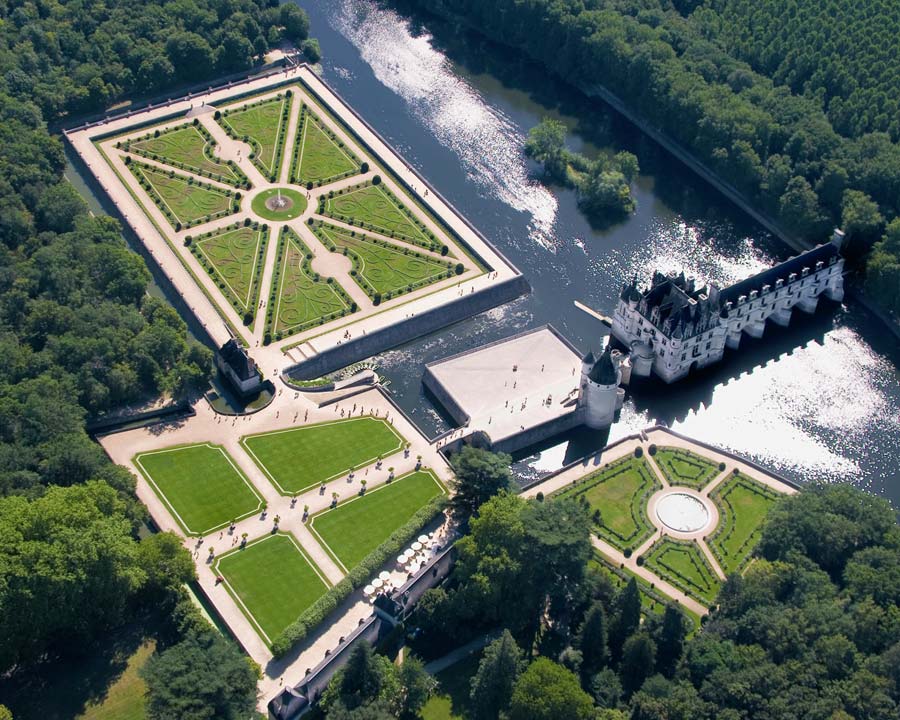 Chenonceau from above - just another stunning perspective