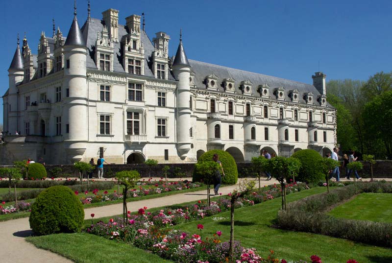 The classically beautiful Chateau de Chenonceau